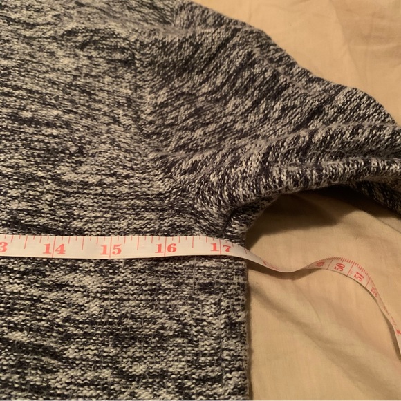 Club Monaco sweater. Xs - Picture 5 of 6